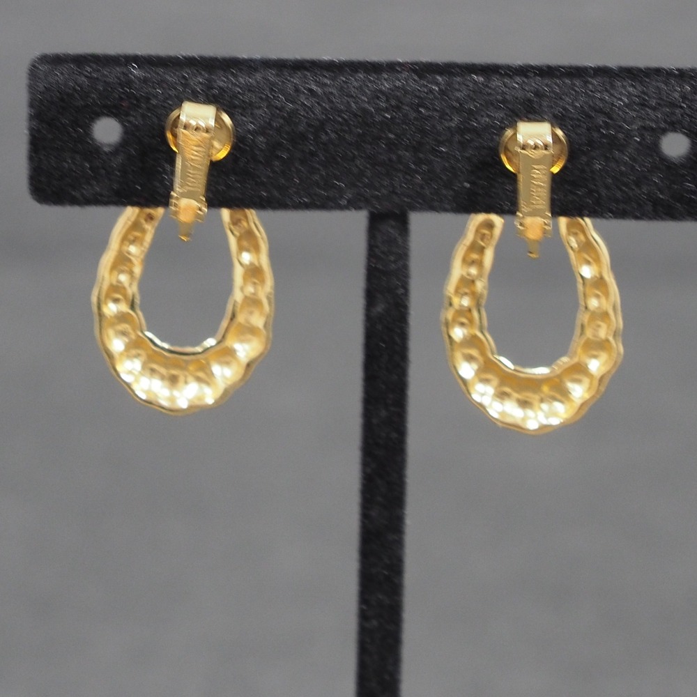 Vintage Trifari Signed Gold Tone Clip On Earrings Twisted Rope Hoop Doorknocker - Picture 10 of 12